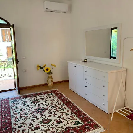 Rosa Aparthotel Berat