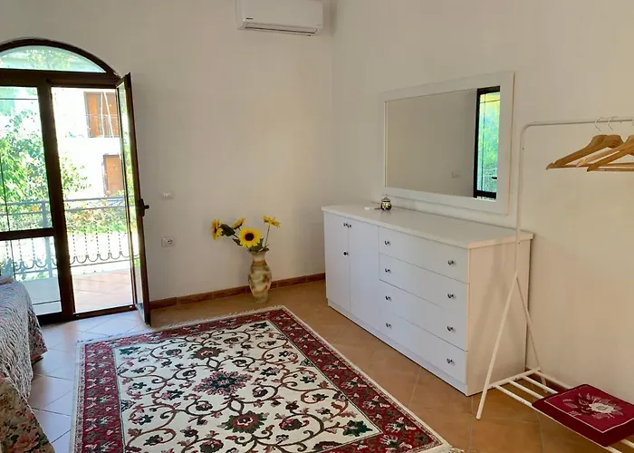 Rosa Aparthotel Berat