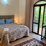 Rosa 4* Berat