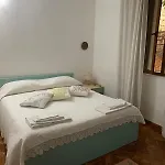 Rosa 4*