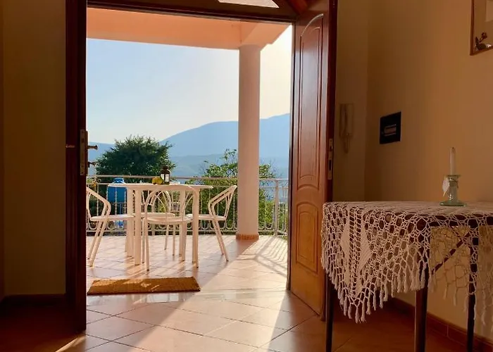 Ξενοδοχείο με διαμερίσματα Rosa Μπεράτ