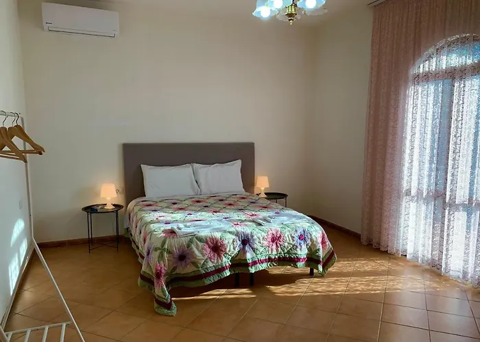 Ξενοδοχείο με διαμερίσματα Rosa