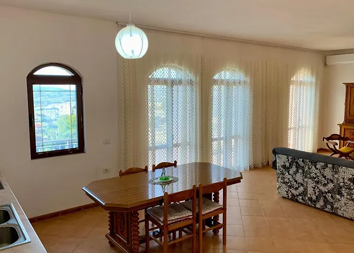 Rosa 4* Μπεράτ