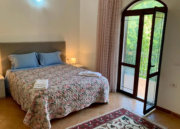 Rosa 4* Μπεράτ